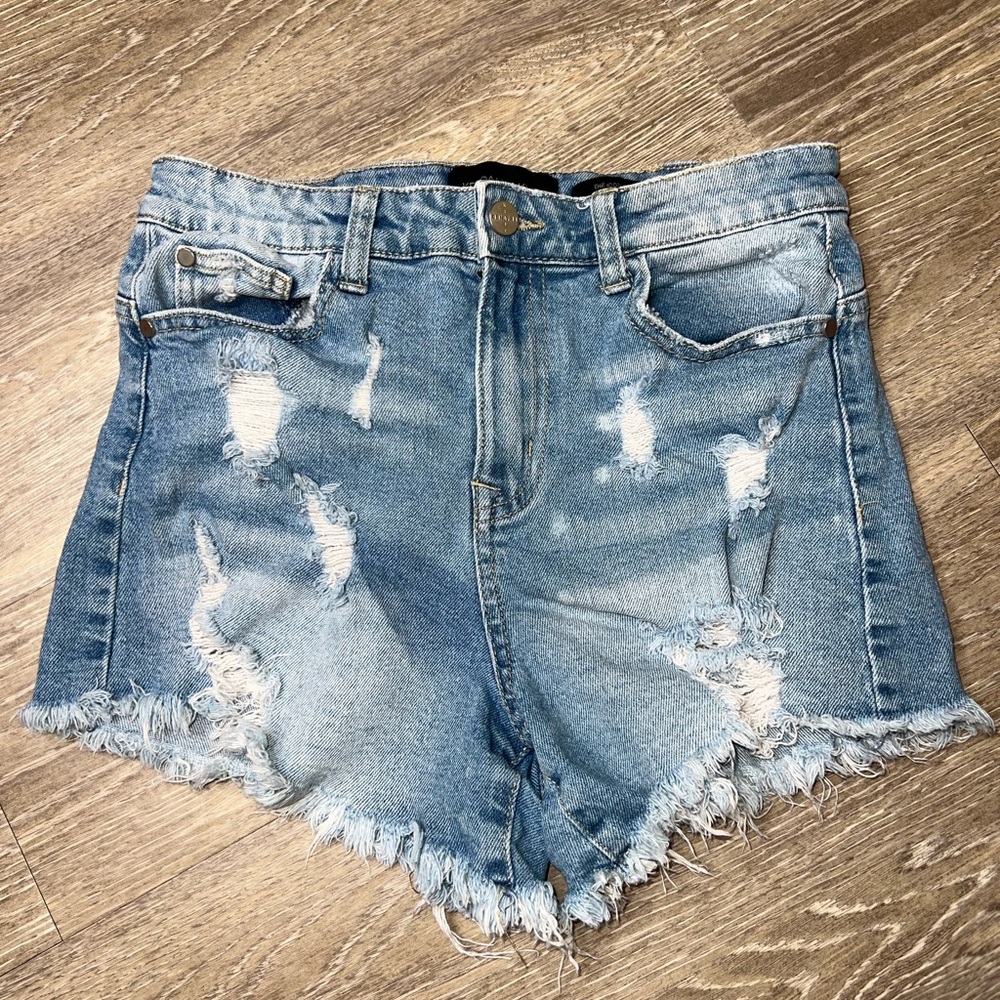 Kendall & Kylie Distressed Demin Shorts Size 5/27